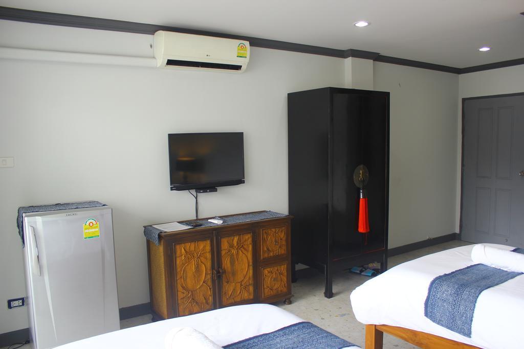 Hotel Baanlansa Bed&Bar à Chiang Mai Extérieur photo