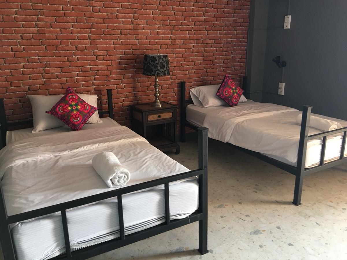 Hotel Baanlansa Bed&Bar à Chiang Mai Extérieur photo